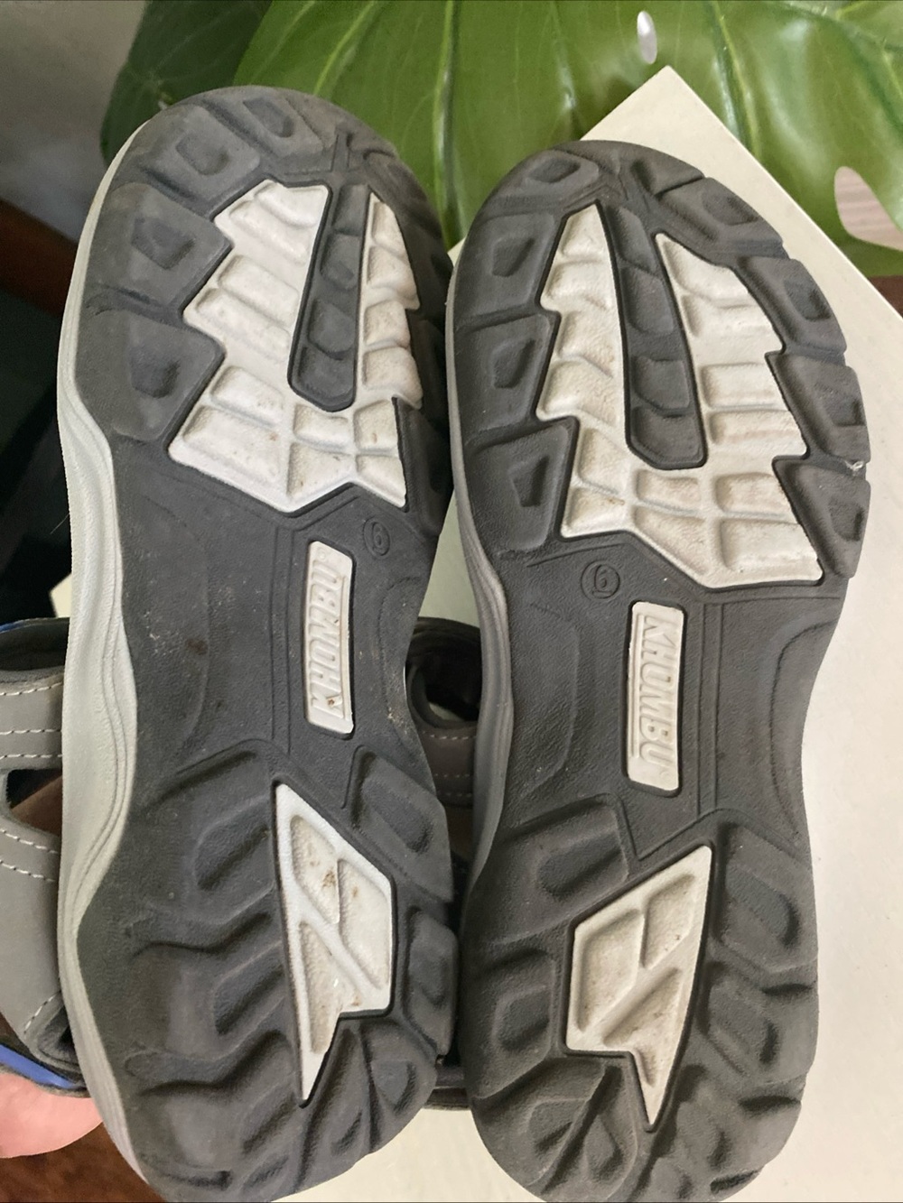 Khombu Women's River Sandals i size 6 - Picture 7 of 9